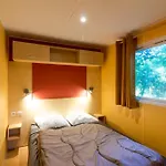 Mobilhome Bambou 4p Climatise Prázdninový dům Saint-Martial-de-Nabirat