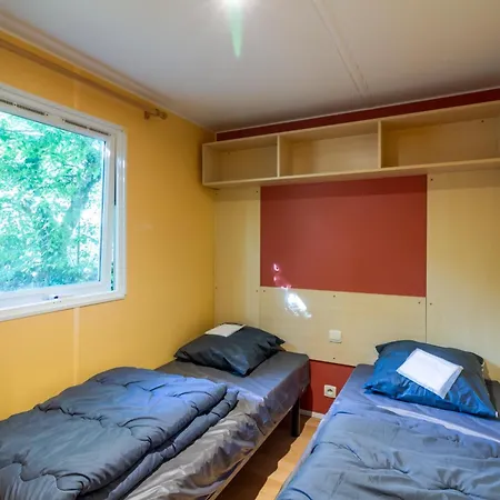 Mobilhome Bambou 4p Climatise 펜션 Saint-Martial-de-Nabirat